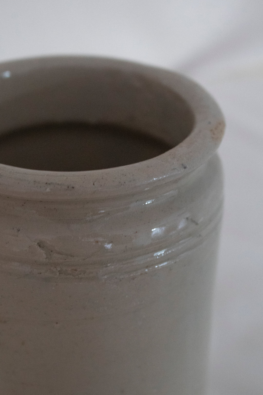 Pale Glazed Stoneware Jar - Môr