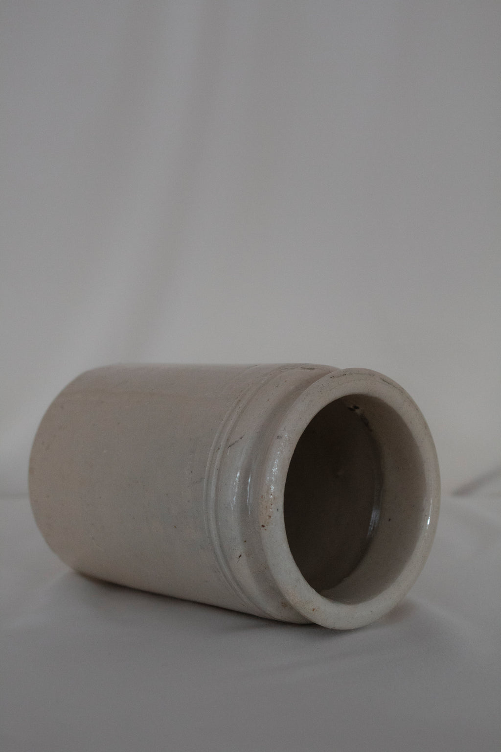 Pale Glazed Stoneware Jar - Môr