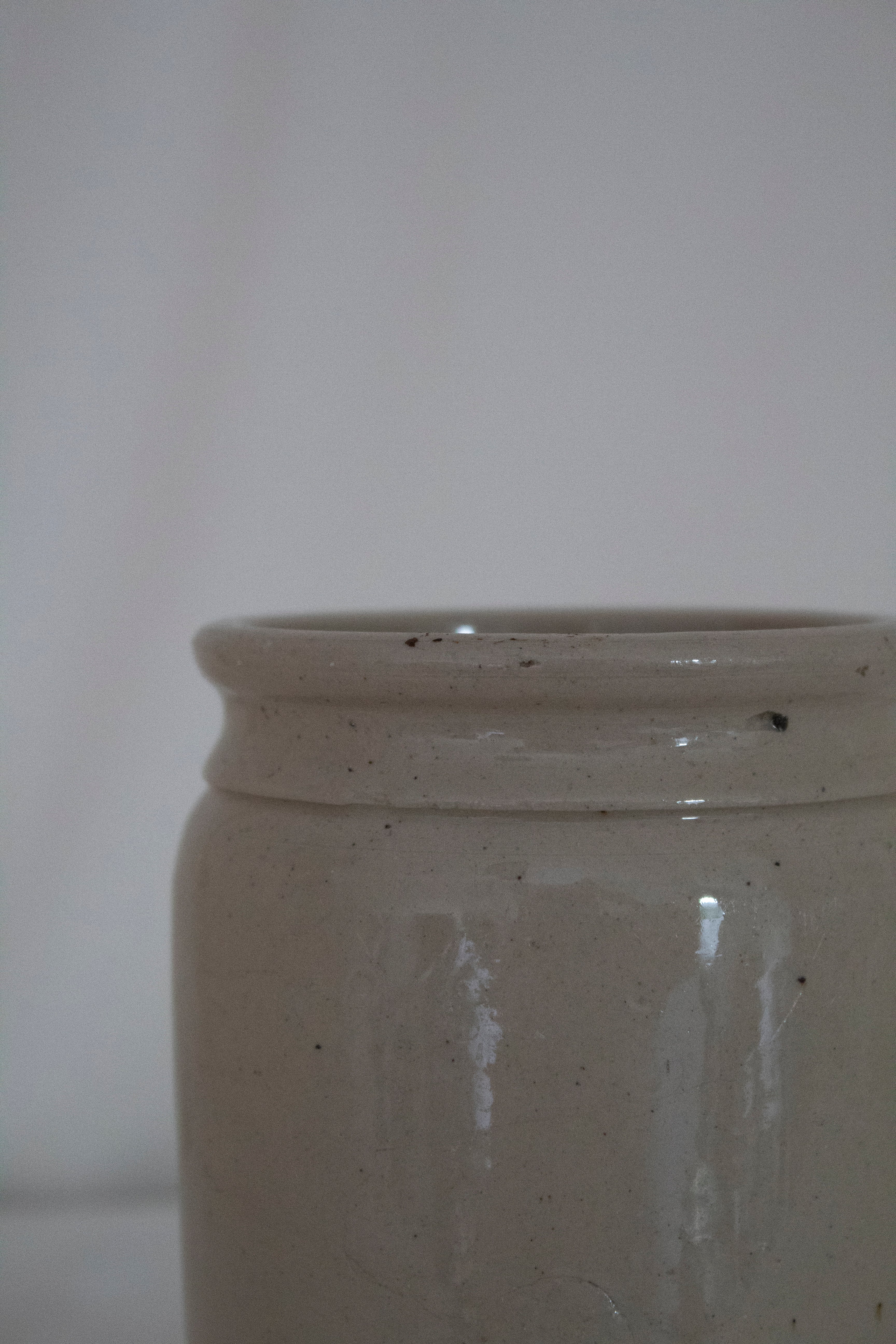 Pale Glazed Stoneware Jar - Tân