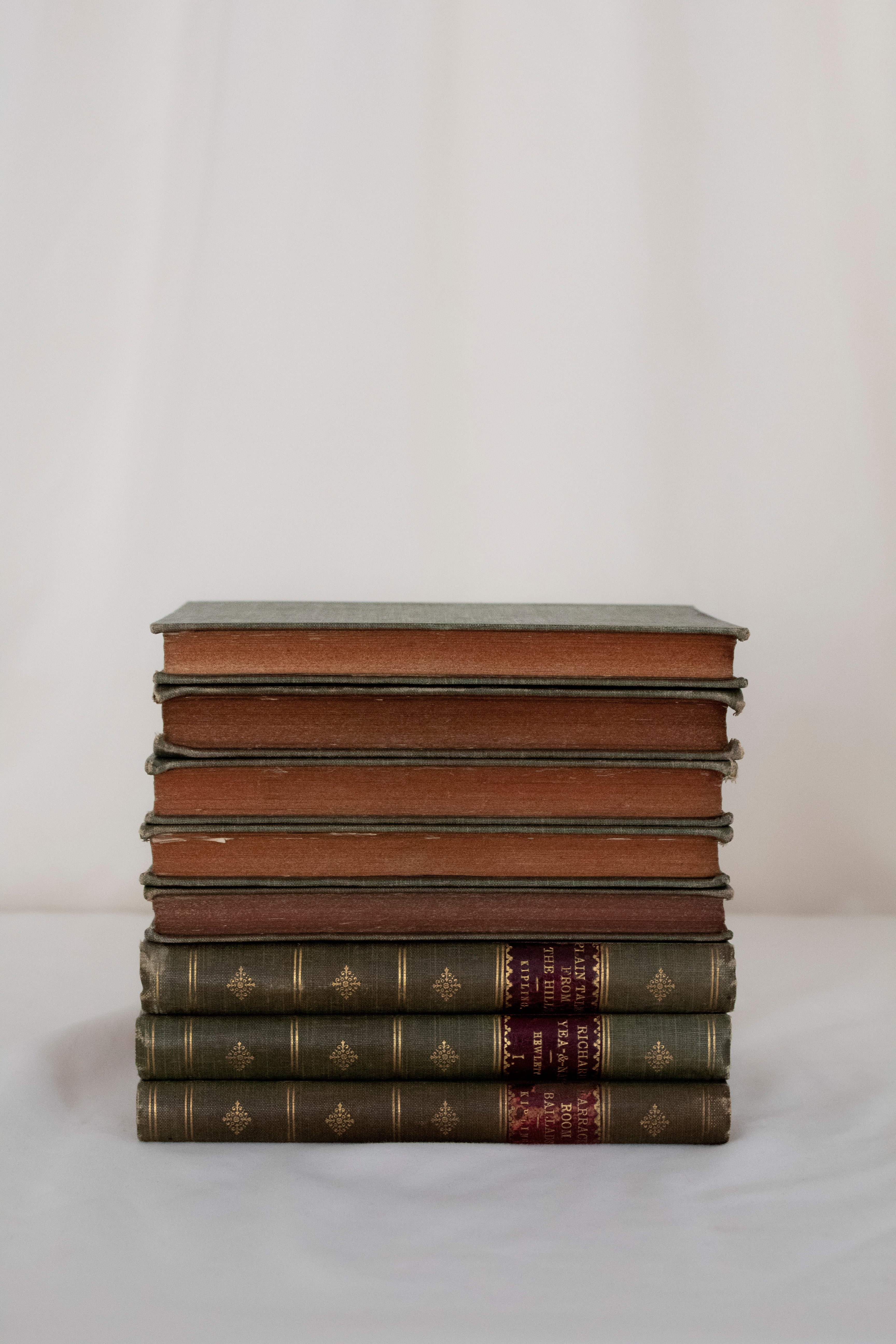 The Kipling Collection – Green & Burgundy Set