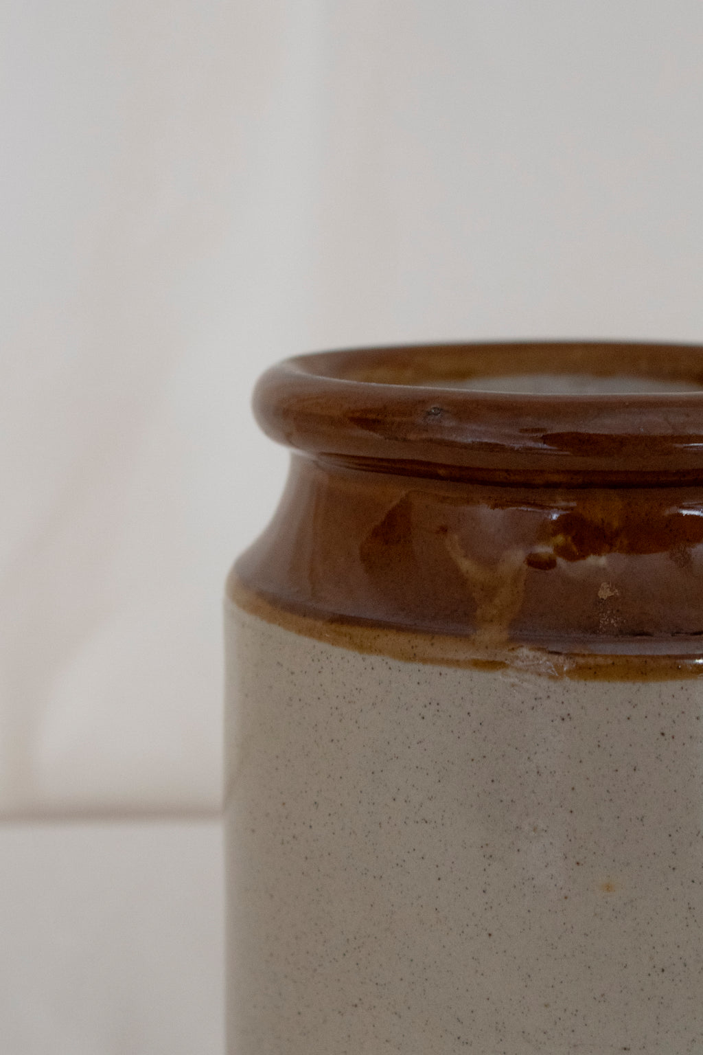 Old Mill Stoneware Jar - Carreg