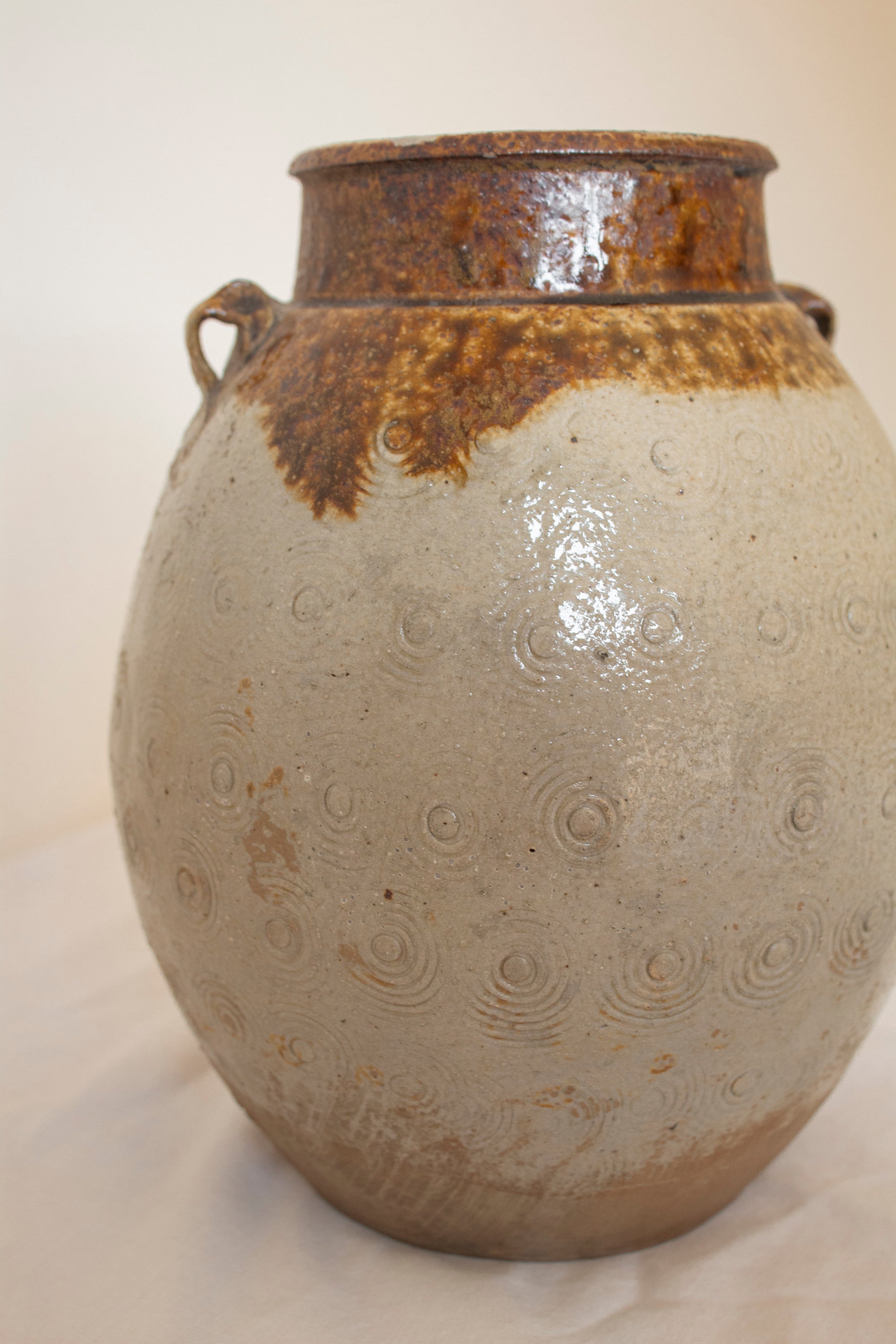 Two-Tone Olive Yunnan Pot