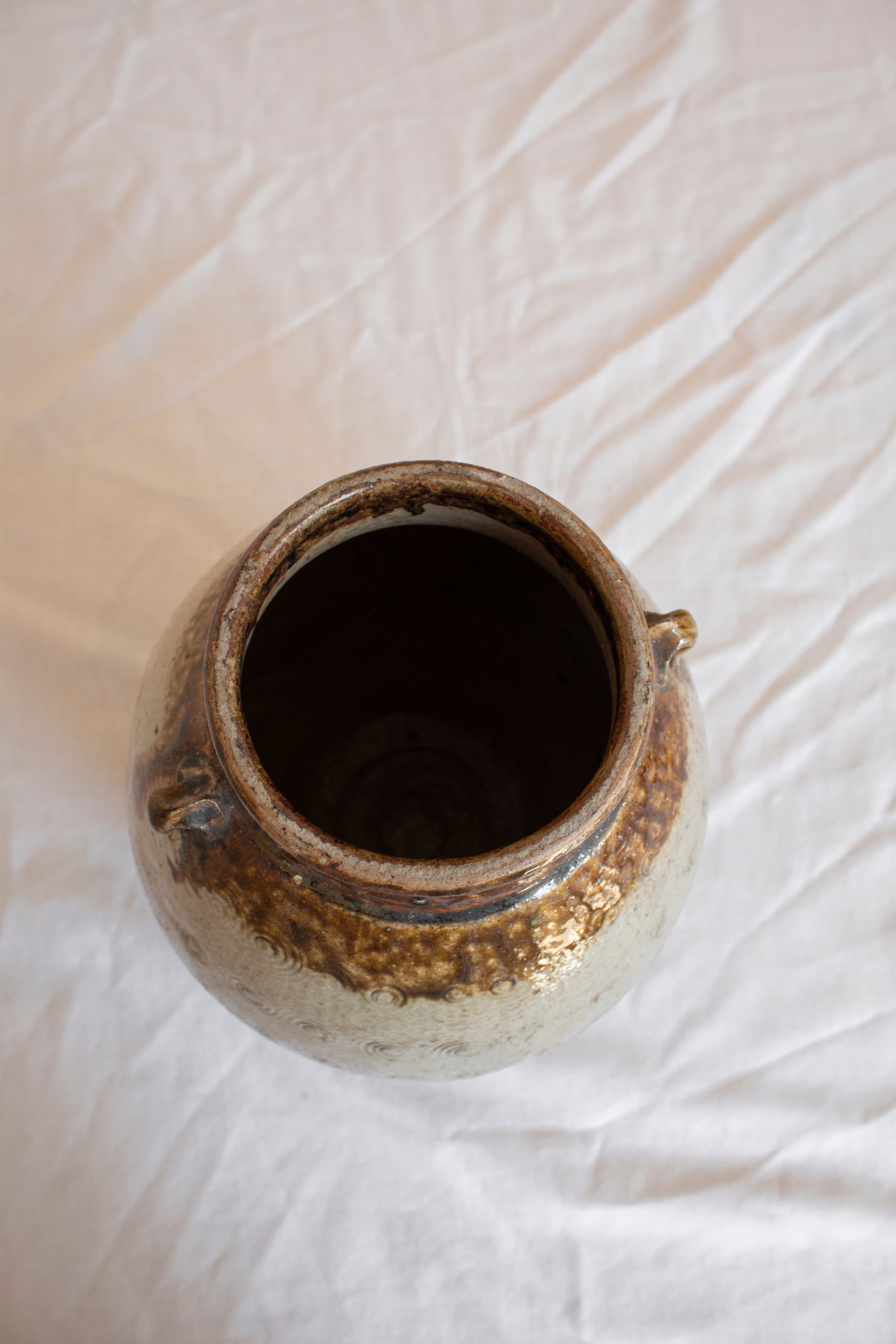 Two-Tone Olive Yunnan Pot