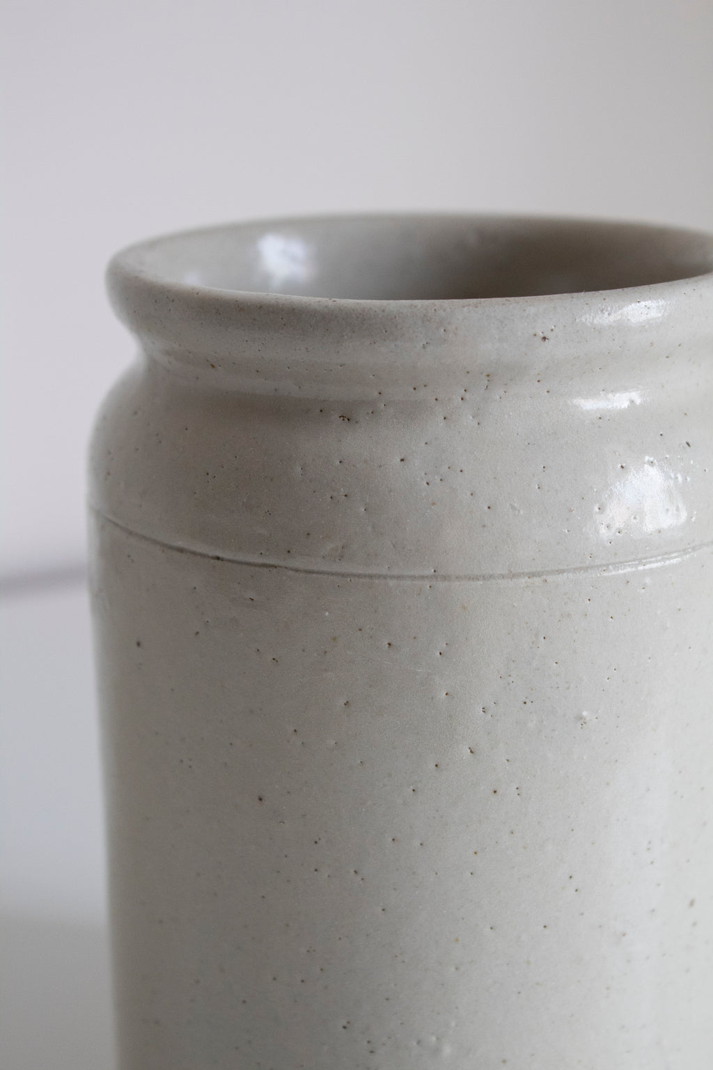 Pale Glazed Stoneware Jar - Gwynt