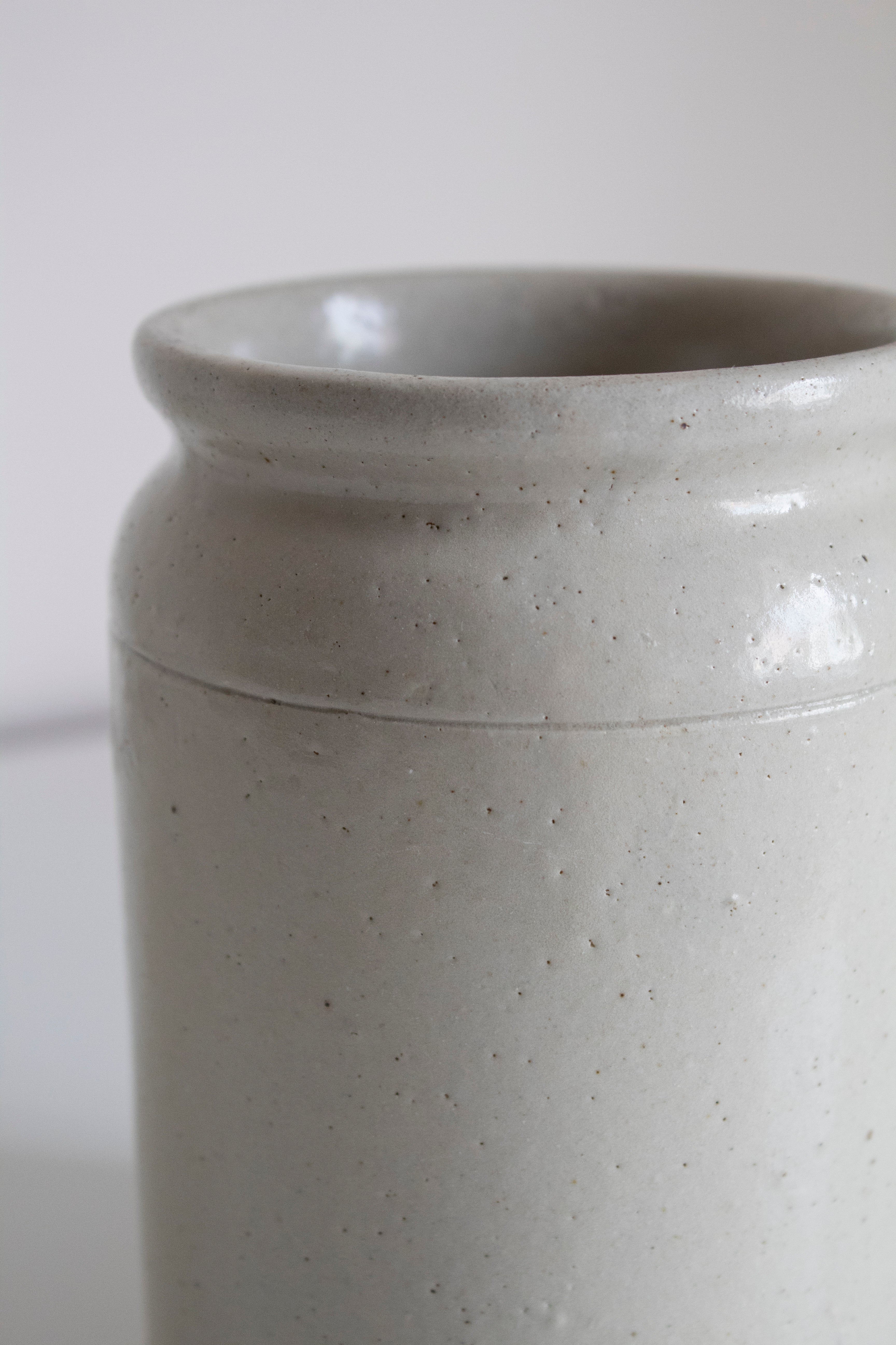 Pale Glazed Stoneware Jar - Gwynt