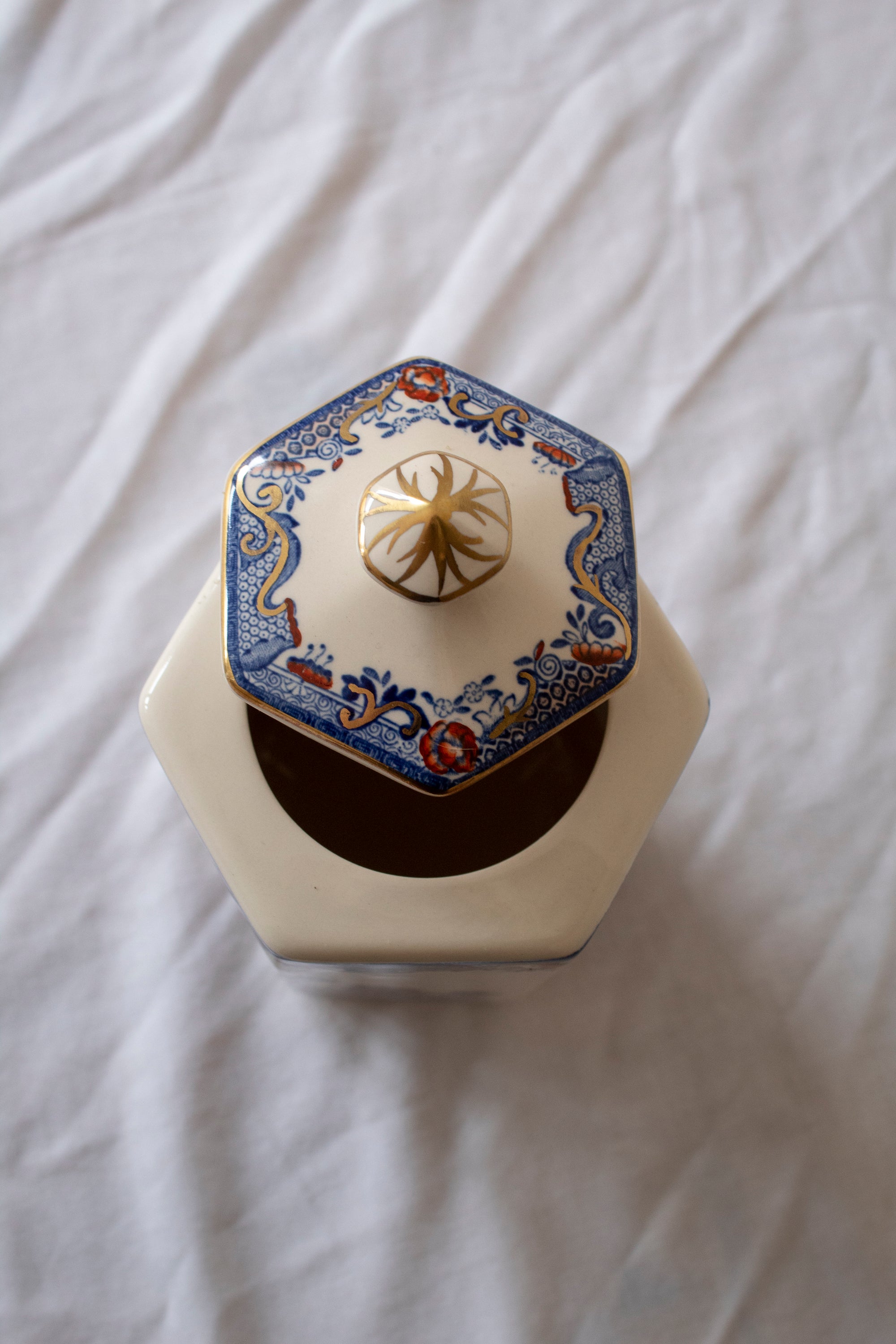 Blue Willow Footed Jar